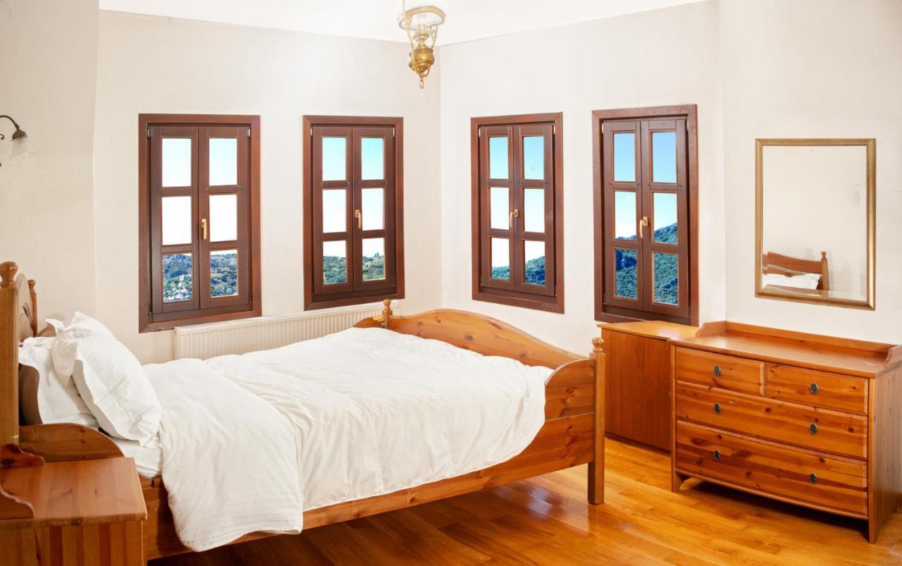 Erofili Hotel & Suites ปอร์เตเรีย ภายนอก รูปภาพ