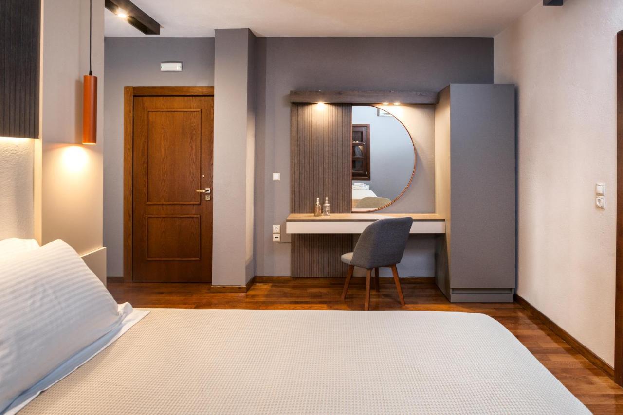 Erofili Hotel & Suites ปอร์เตเรีย ภายนอก รูปภาพ