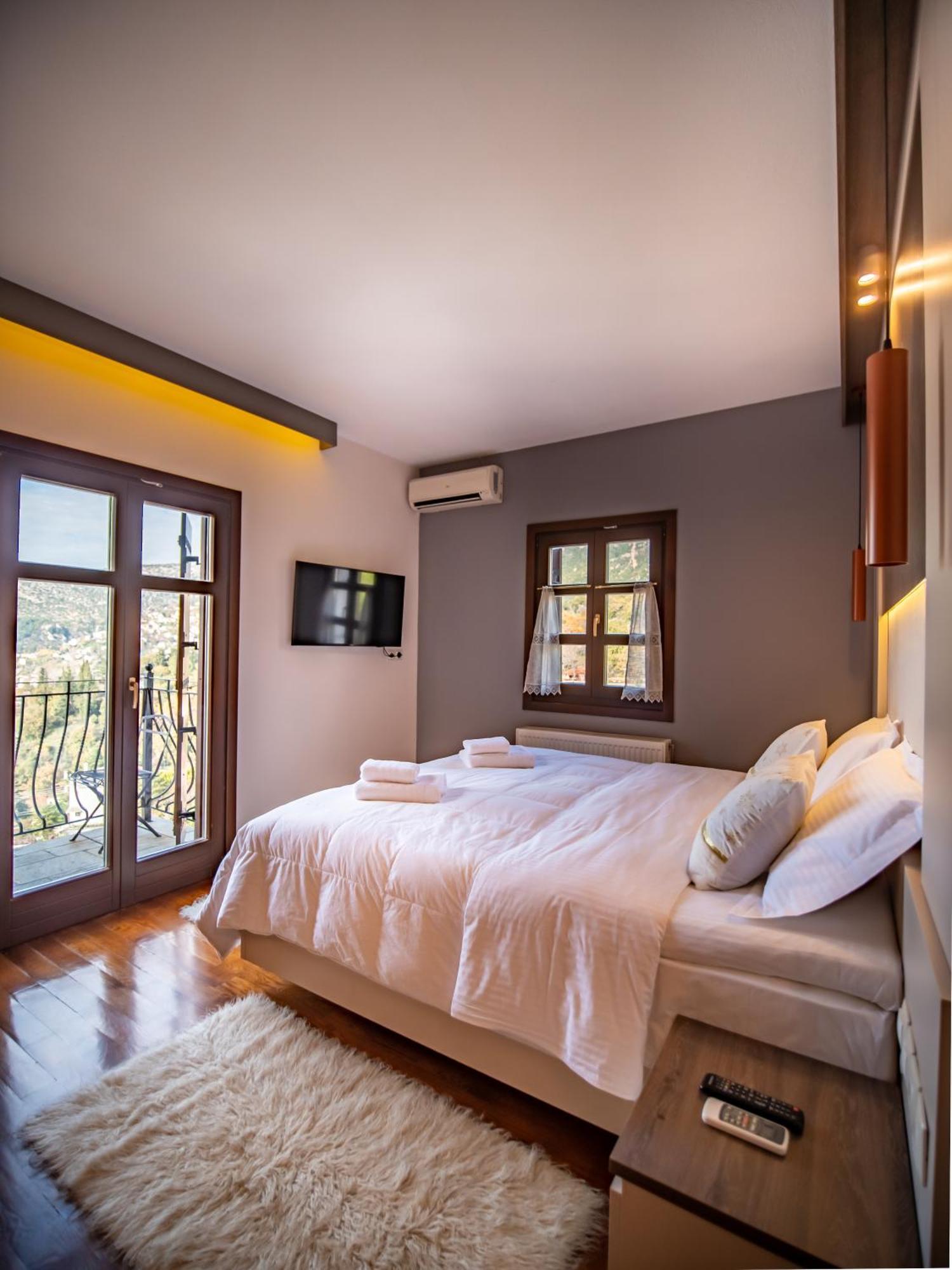 Erofili Hotel & Suites ปอร์เตเรีย ภายนอก รูปภาพ