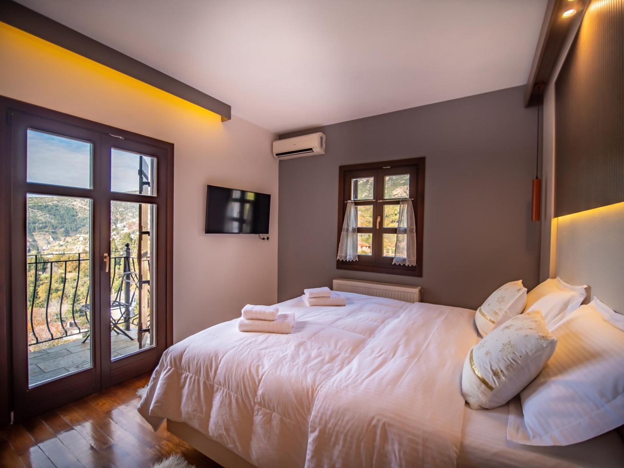 Erofili Hotel & Suites ปอร์เตเรีย ภายนอก รูปภาพ