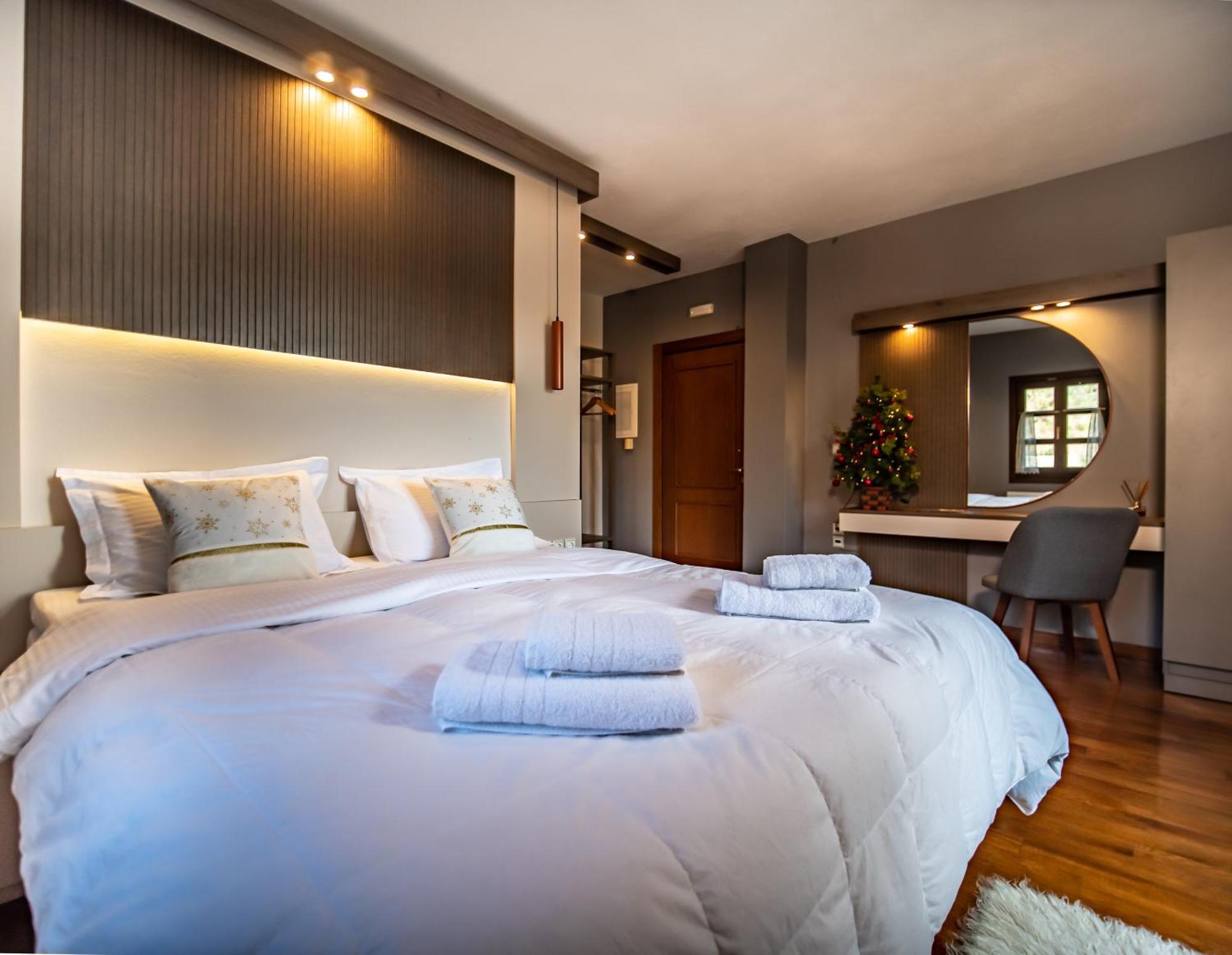 Erofili Hotel & Suites ปอร์เตเรีย ภายนอก รูปภาพ